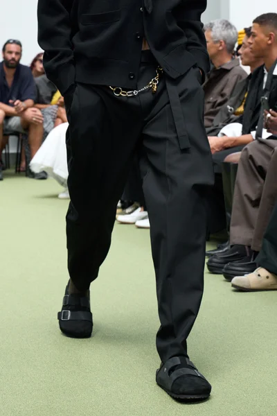 Look 50